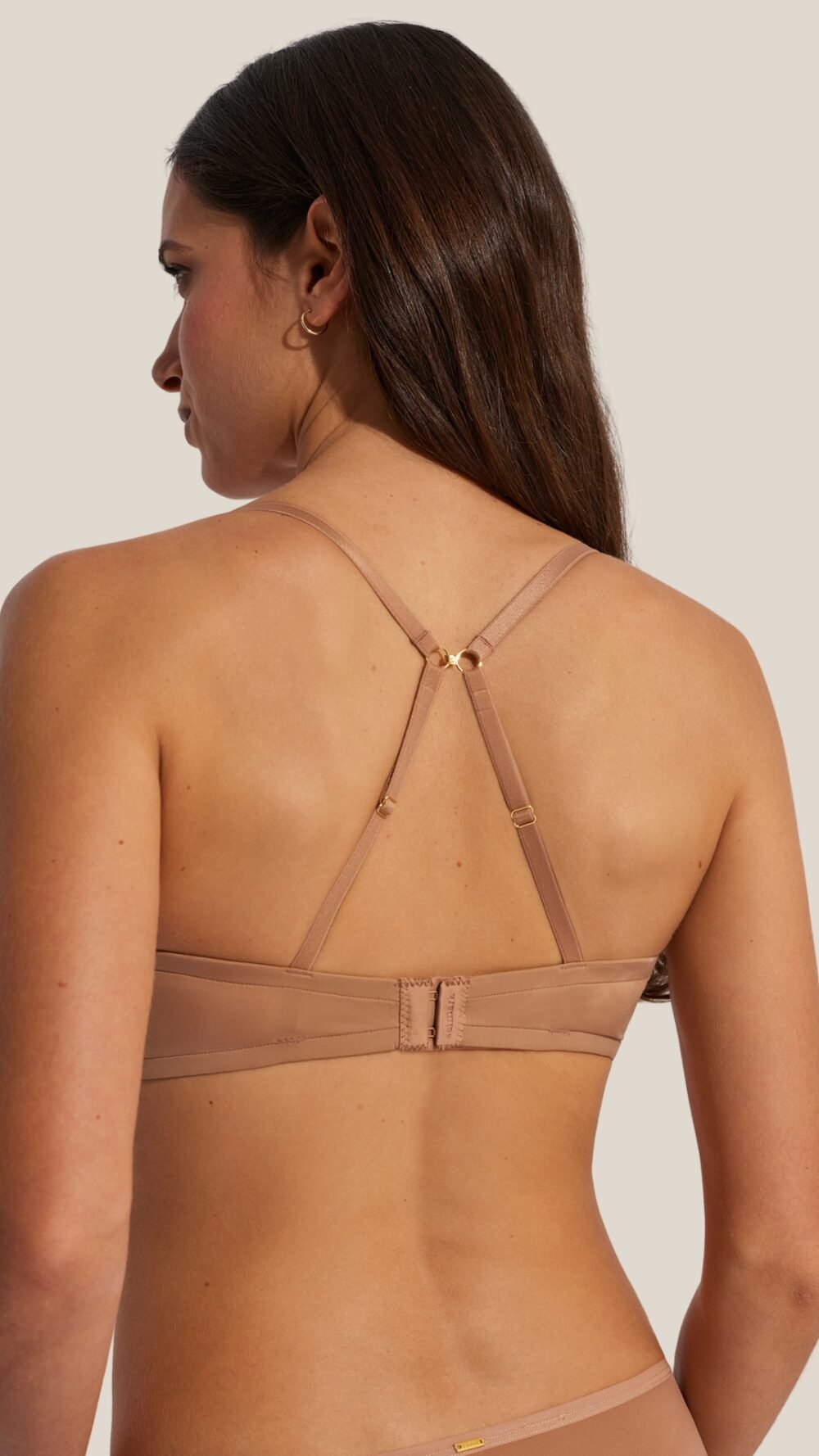 brasier-sin-varillas-de-selmark-nude-trasero-clip