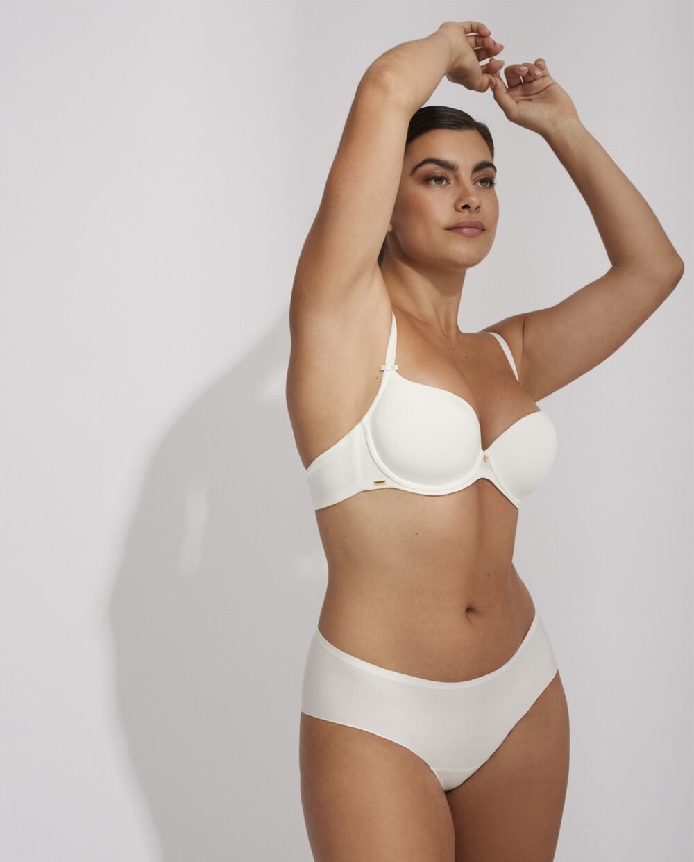 brasier-básico-envolvente-de-selmark-blanco