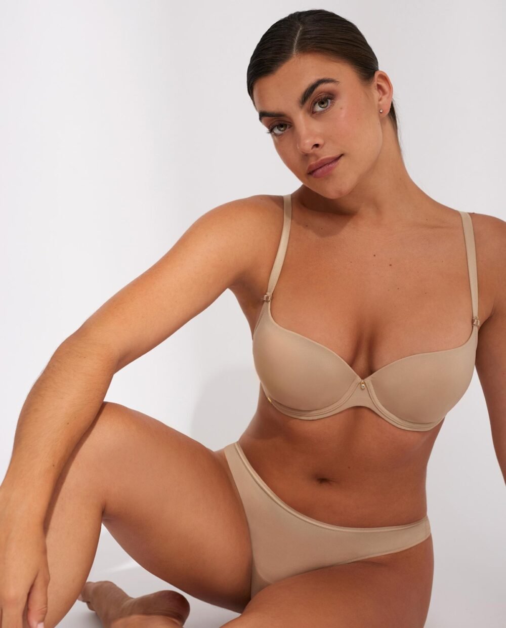 brasier-básico-envolvente-de-selmark-color-nude